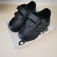 Scarpe bambino nere con strappo Adidas Tensaur