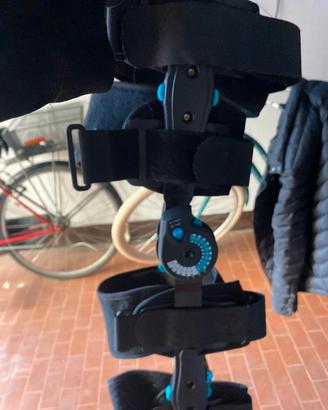 Ginocchiera graduale post operazione