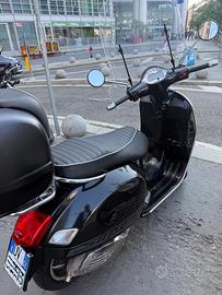 Piaggio Vespa 300 GTS Super Sport - 2011