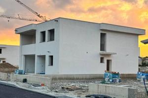 Villa di 190 m² con 4 locali e box auto a Castelfr
