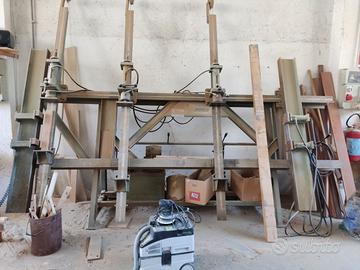 strettoio oleodinamico