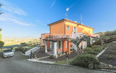 PORZIONE DI BIFAMILIARE A SALUDECIO