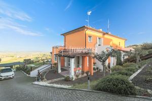 PORZIONE DI BIFAMILIARE A SALUDECIO