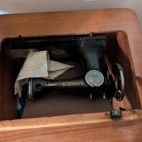 Macchina cucito antica