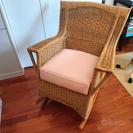 Sedia a dondolo in vimini