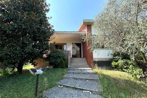 VILLA SINGOLA A URGNANO