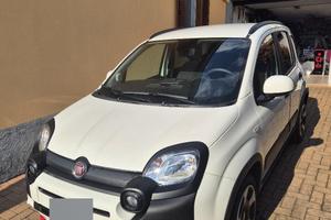 Panda Cross MY23 1.0 70cv Hybrid