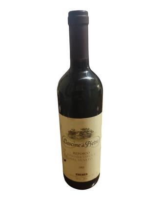 Bottiglia di vino rosso Refosco 1995 collezione 