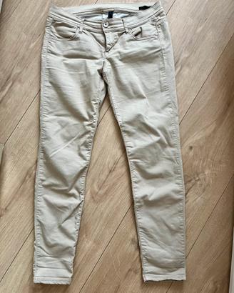 Jeans Benetton beige modello a vita bassa slim
