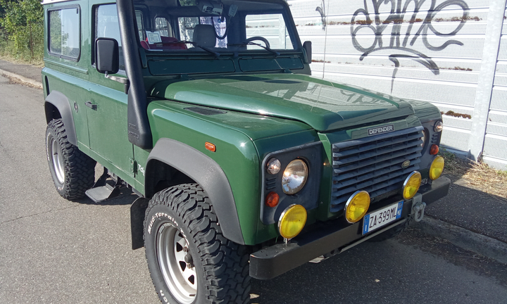 Land rover defender 90