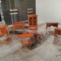 Mobili in miniatura in legno
