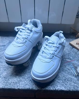 scarpe con rotelle bianche