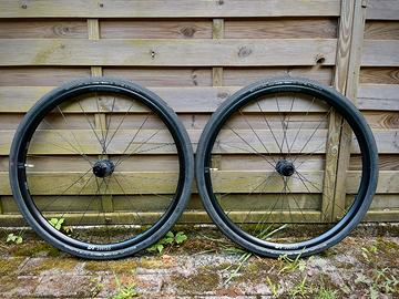 DT Swiss Endurance LN 27,5” + copertoni Schwalbe