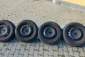 Cerchi in ferro da 15" mozzo 4x100 + gomme estive