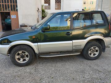 Nissan Terrano 2.7