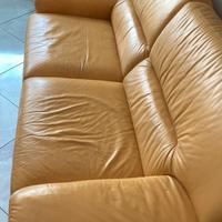 Divano in pelle giallo