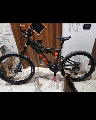 ktm macina bici elettrica ktm full carbon taglia L