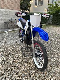 Dt 125 RE