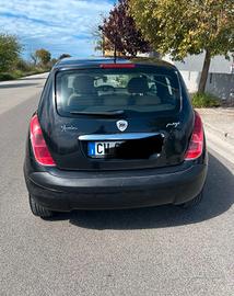 ypsilon