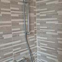 Colonna Doccia, Lavandino, Termosifone, Arredo