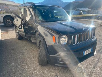 jeep Renegade 4x4 2018 sinistrata incidentata 