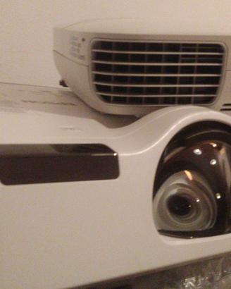 Videoproiettore epson ottica corta hdmi