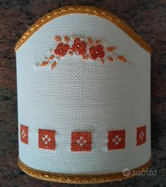 Paralume cm 19x 19 ricamato a mano