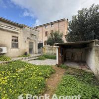 CASA INDIPENDENTE CON GIARDINO PRIVATO A SILIGO