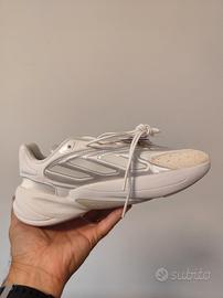 Adidas Original Ozelia nuove numero 40