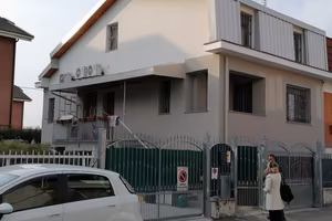 casa semi-indipendente