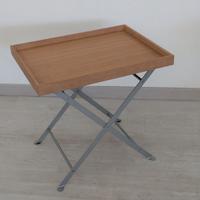 Tavolino con "vassoio"