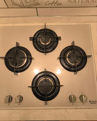 piano cottura in vetro Hotpoint Ariston 