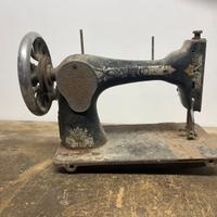 Macchina da cucire d’epoca