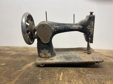 Macchina da cucire d’epoca