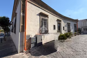 3 LOCALI A PORTICI