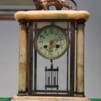 Antico orologio da tavolo