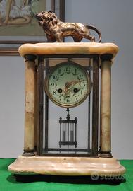 Antico orologio da tavolo