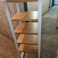 mobile ikea con mensole 