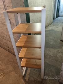 mobile ikea con mensole 