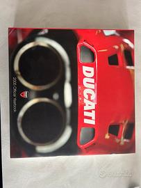 Libro fotografico Ducati 2005