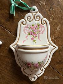 Acquasantiera con decorazioni in oro zecchino