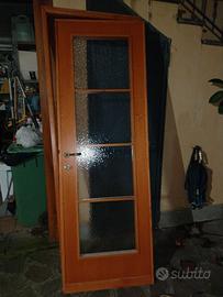 Porta con vetri smerigliati o opachi...