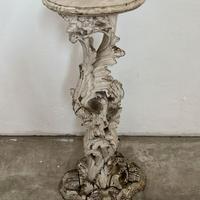 Colonna antica in legno intarsiato