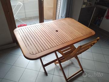 Tavolo da giardino in legno e 6 sedie