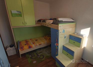 Cameretta con letto a castello