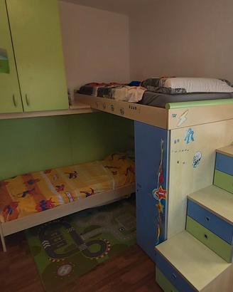Cameretta con letto a castello