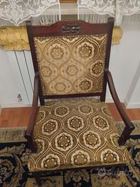 Coppia di poltrone antiche imbottite