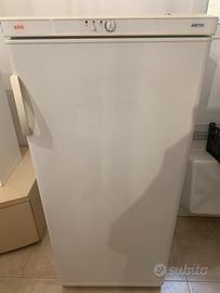 Congelatore verticale AEG