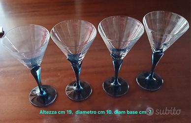 Quattro bicchieri da coctail 