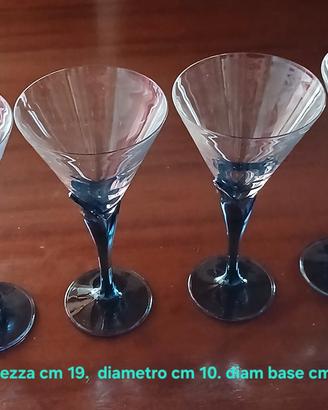 Quattro bicchieri da coctail 